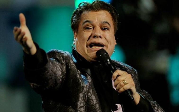 Conductora de televisión pública foto que “prueba” que Juan Gabriel está vivo