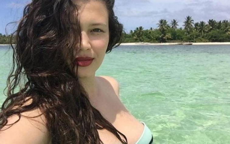 Michelle Carvalho luce traje de baño con tanga desde España