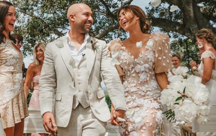 Instagramer obligó a los invitados de su boda a vestir del mismo tono para conseguir más "likes"