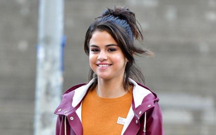 Selena Gomez luce feliz y saludable en almuerzo con sus amigas