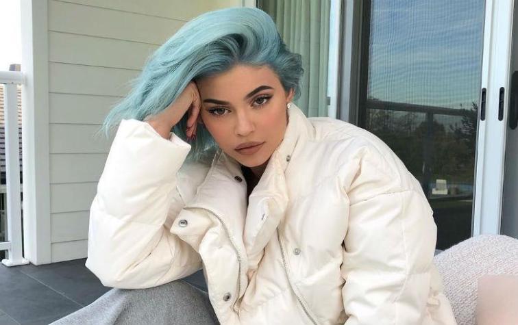 Kylie Jenner presume su un lujoso anillo ¿de compromiso? 