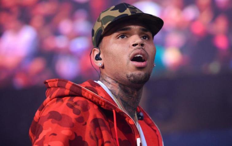 Mujer que denunció a Chris Brown por violación en Francia mantiene acusación