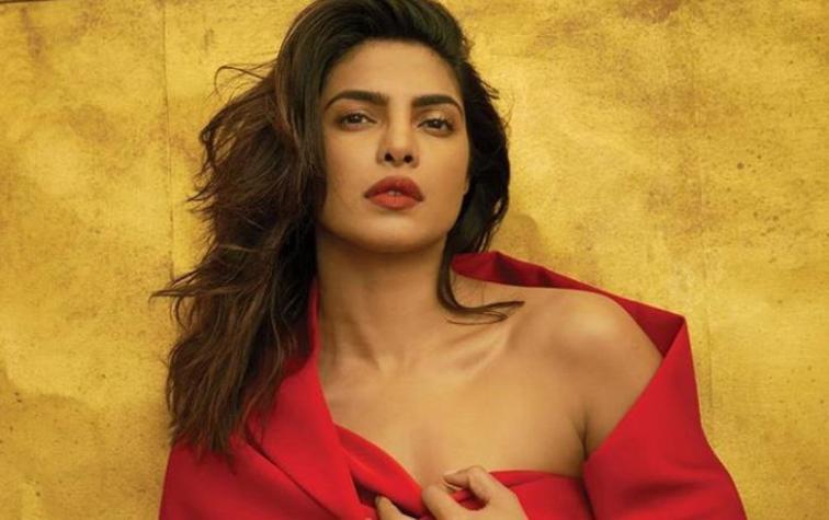 Priyanka Chopra se la juega con sutil cambio de look