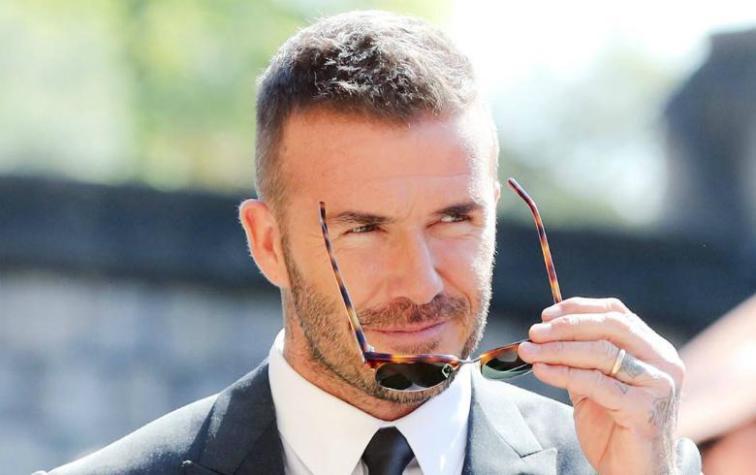 David Beckham es criticado por posar maquillado en portada de revista
