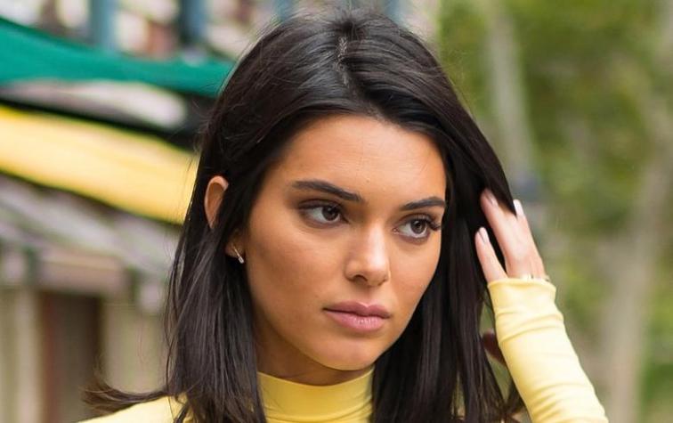 Kendall Jenner quiere saber si le queda bien el flequillo