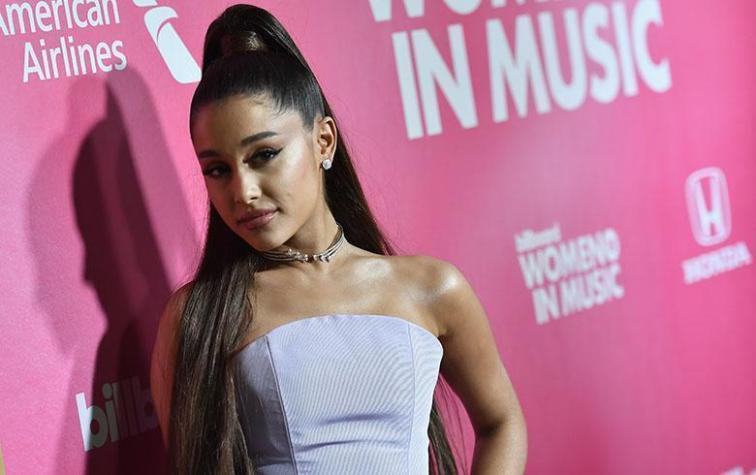 El increíble vestido que Ariana Grande no pudo usar en los Grammy