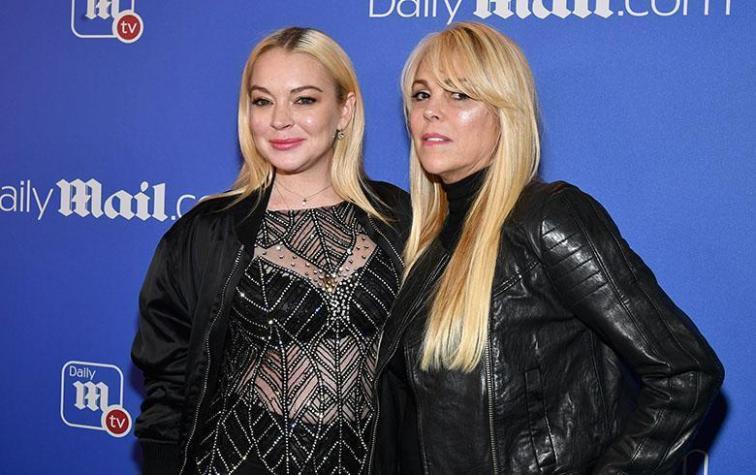 Mamá de Lindsay Lohan se casará con hombre que nunca ha visto en persona