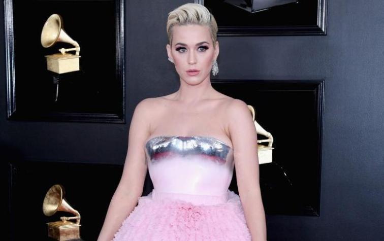 Katy Perry se suma a la ola de memes que hicieron por su look en los Grammy