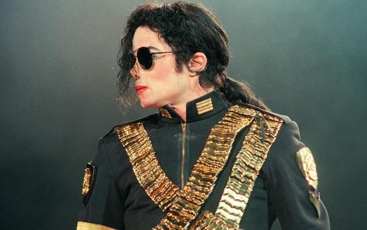 Liberan video de las reacciones de Michael Jackson tras ser interrogado sobre abuso a menores