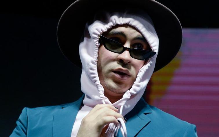 Doble de Bad Bunny deja la escoba en las calles de Viña
