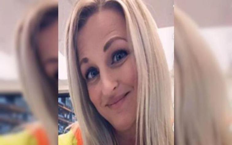 Hijas le regalaron un tratamiento estético en oferta y terminó con cuatro cejas