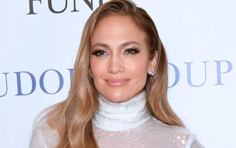 Jennifer Lopez luce look masculino que es toda una inspiración