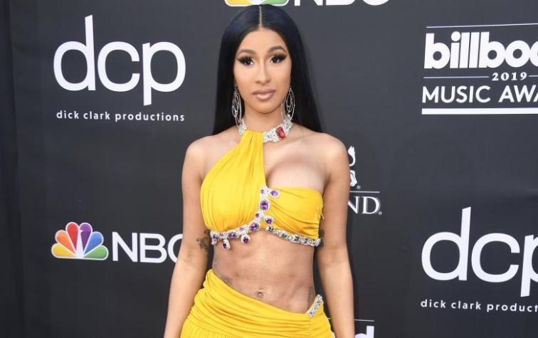 Cardi B es criticada por mostrar su abdomen en la gala de los Billboard