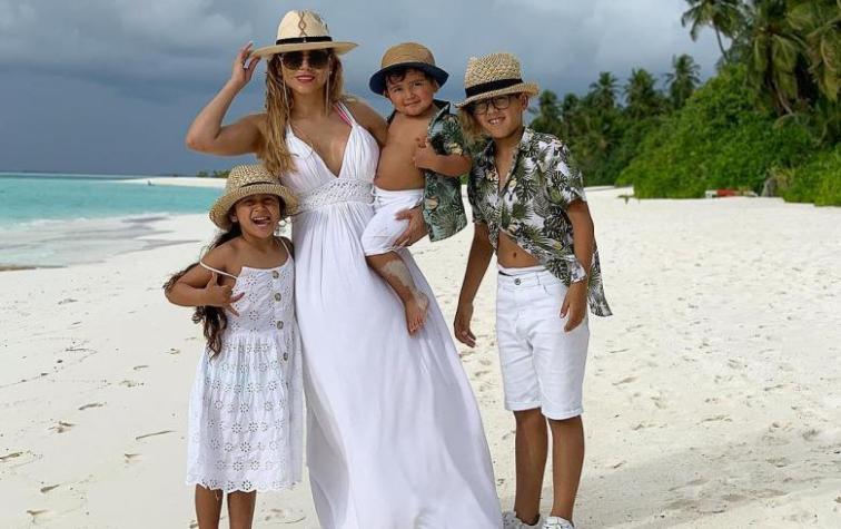Hija de Arturo Vidal se luce con sombrero de playa Gucci