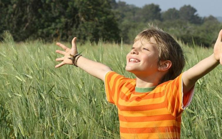 Contacto con la naturaleza en la infancia mejora la salud mental en la adultez