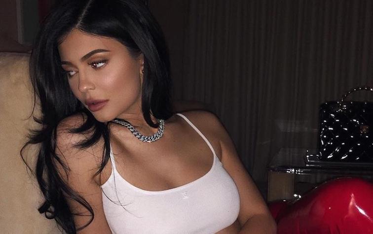 El millonario vestido que utilizó Kylie Jenner sólo para ir a cenar