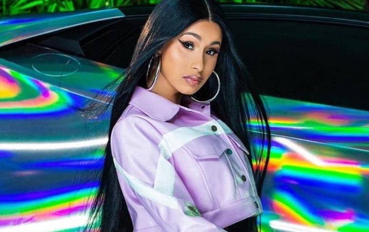 Cardi B desafía la censura de Youtube bailando desnuda en su nuevo video