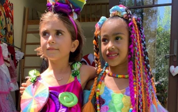 Hijas de Kim y Kourtney Kardashian celebraron su cumpleaños con mega fiesta estilo “Candyland”