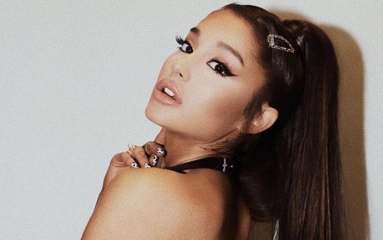 Ariana Grande luce totalmente distinta en su primera portada para Vogue 