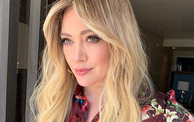 Hilary Duff es duramente criticada por perforar la oreja de su hija de ocho meses