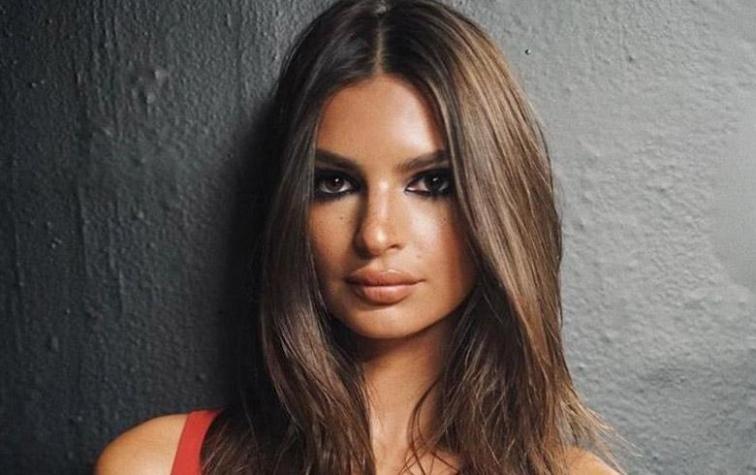 Emily Ratajkowski revolucionó la semana de la moda con vestido de 30 euros