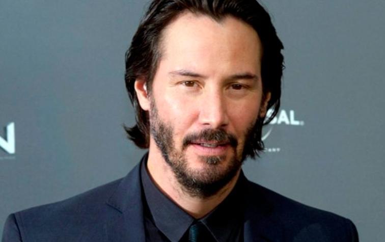 ¡Enamorado! Keanu Reeves presentó oficialmente a su novia  