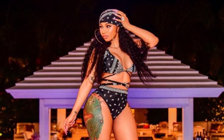 Cardi B revela fotos inéditas de su adolescencia