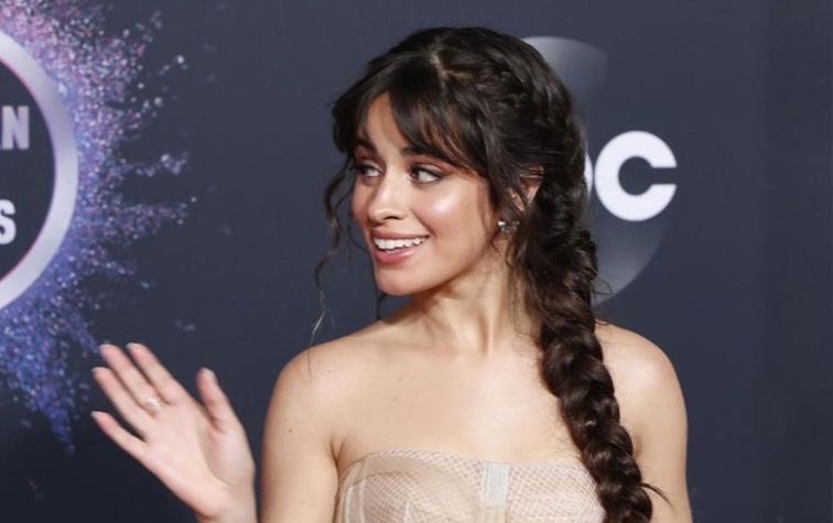 Camila Cabello revela que robó un objeto del Palacio de Kensignton en visita