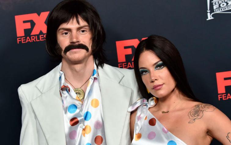 ¿Bebé a bordo? Captan a Evan Peters acariciándole la pancita de Halsey