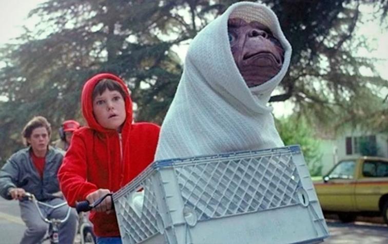 E.T y Elliott se reúnen en emotivo spot publicitario