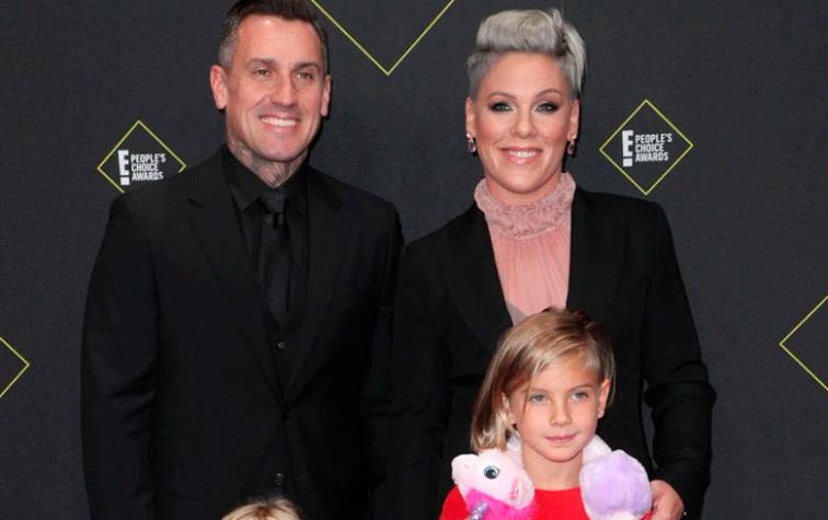 Hija de Pink recrea icónico look de Bjork en los People’s Choice Awards