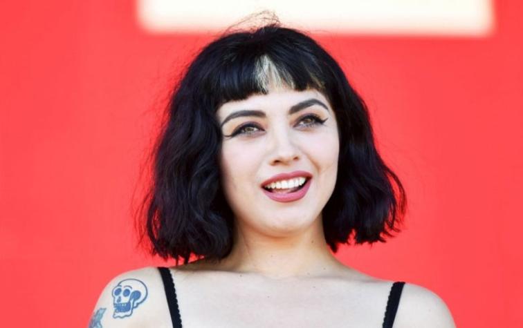 Mon Laferte responde a quienes criticaron sus pechos en los Latin Grammy