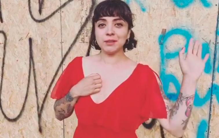 Fans de Mon Laferte descubren “mensaje oculto” en video donde agradece premio 