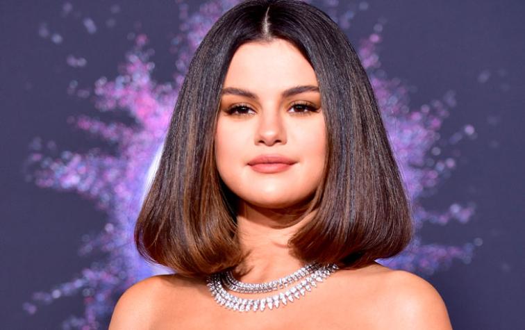 Selena Gomez es duramente criticada por desafinar en su presentación en los AMAs