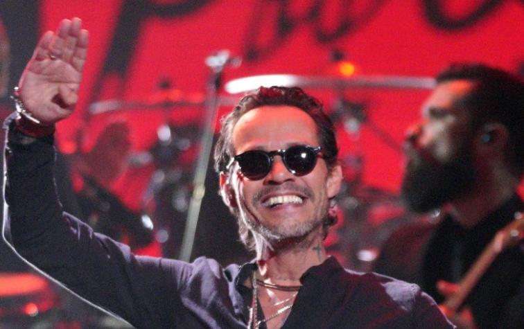 Fuego consume lujoso yate de Marc Anthony