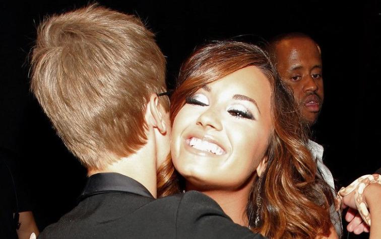Demi Lovato, Justin Bieber y Hailey Bieber se unen en la iglesia