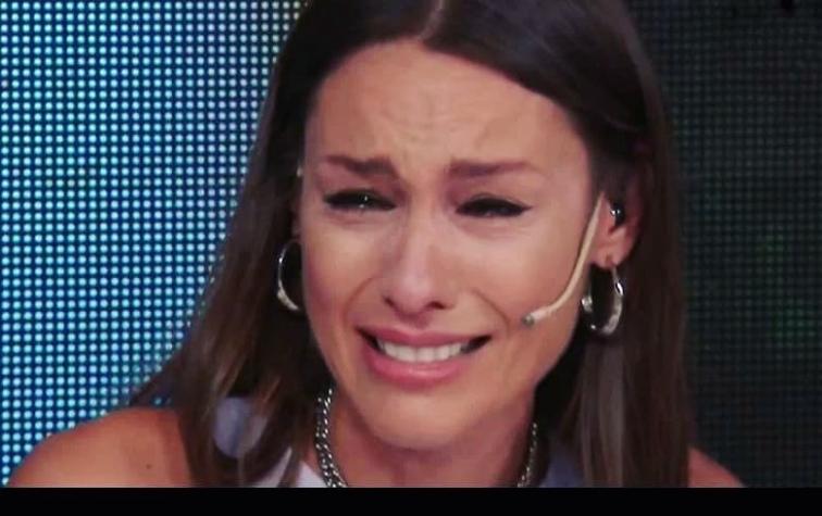 Pampita rompe en llanto en TV tras acusaciones de ex niñera