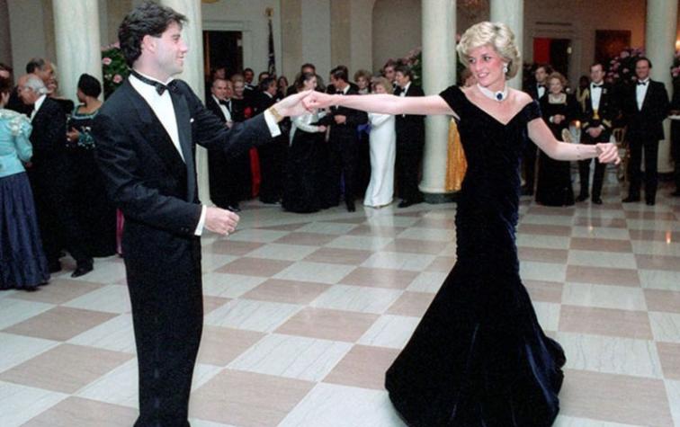 El icónico vestido "Travolta" de Lady Di por fin encuentra comprador