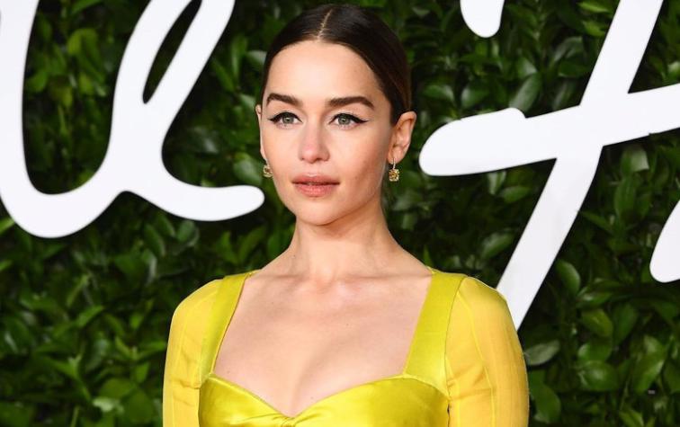 Emilia Clarke confiesa por qué ya no se toma selfies con sus fans