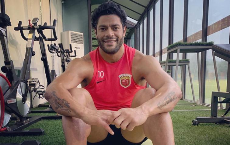 Conocido futbolista brasileño protagoniza feroz escándalo amoroso