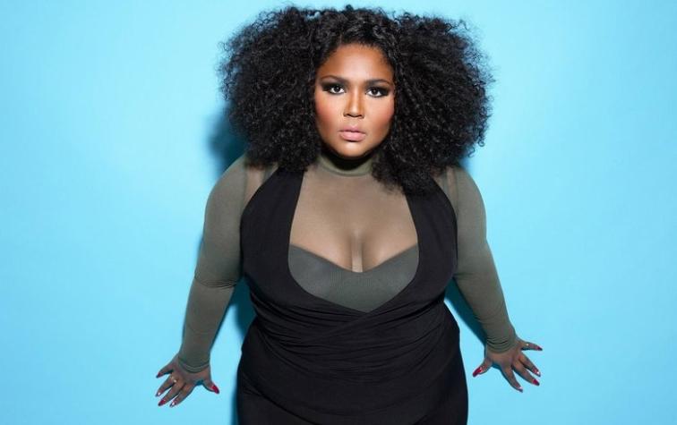 Lizzo recrea desnudo de “Rose” en Titanic