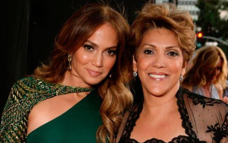 JLo celebra los 74 años de su madre con épico video donde bailan juntas