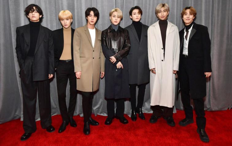 BTS adelanta lo último en moda masculina en los Grammy 2020