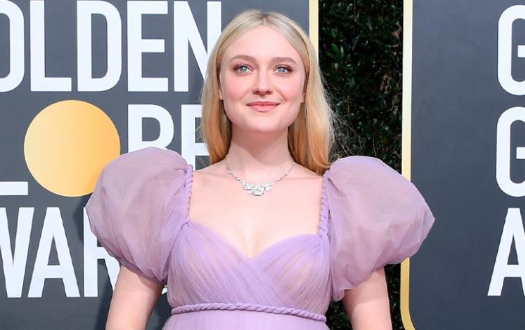 Dakota Fanning llegó como una princesa a la alfombra roja de los Globos de Oro