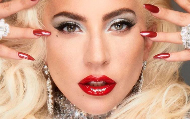 Captan a Lady Gaga besándose con misterioso hombre en fiesta de Año Nuevo