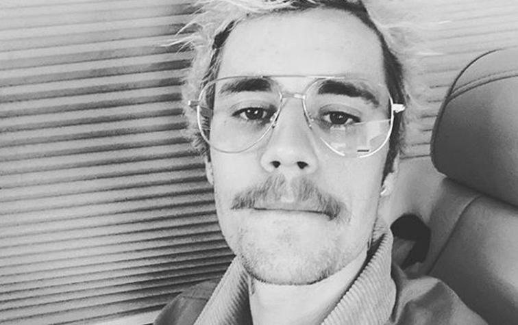 Usuarios celebran que Justin Bieber se afeitó el bigote: hasta su esposa está feliz