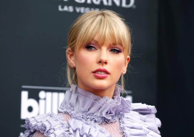 Taylor Swift dona 3000 dólares a fanática que perdió su trabajo por coronavirus