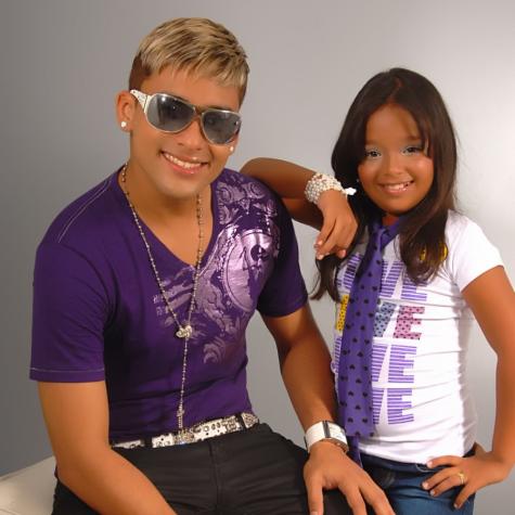 Cantante de “Su nombre en mi cuaderno” anuncia su embarazo