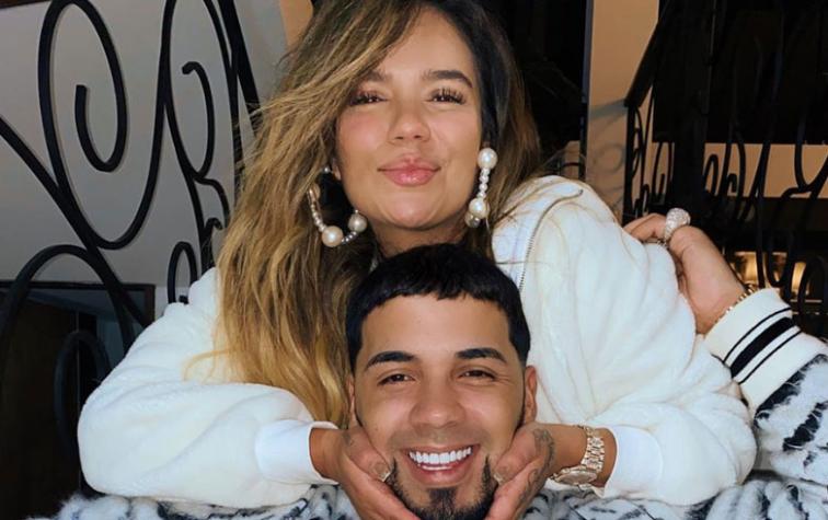 Anuel y Karol G presentan al nuevo integrante de su familia