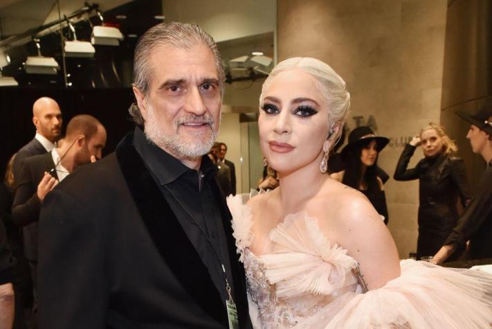 Papá de Lady Gaga cerró su negocio y pidió dinero en Twitter para pagar sueldos